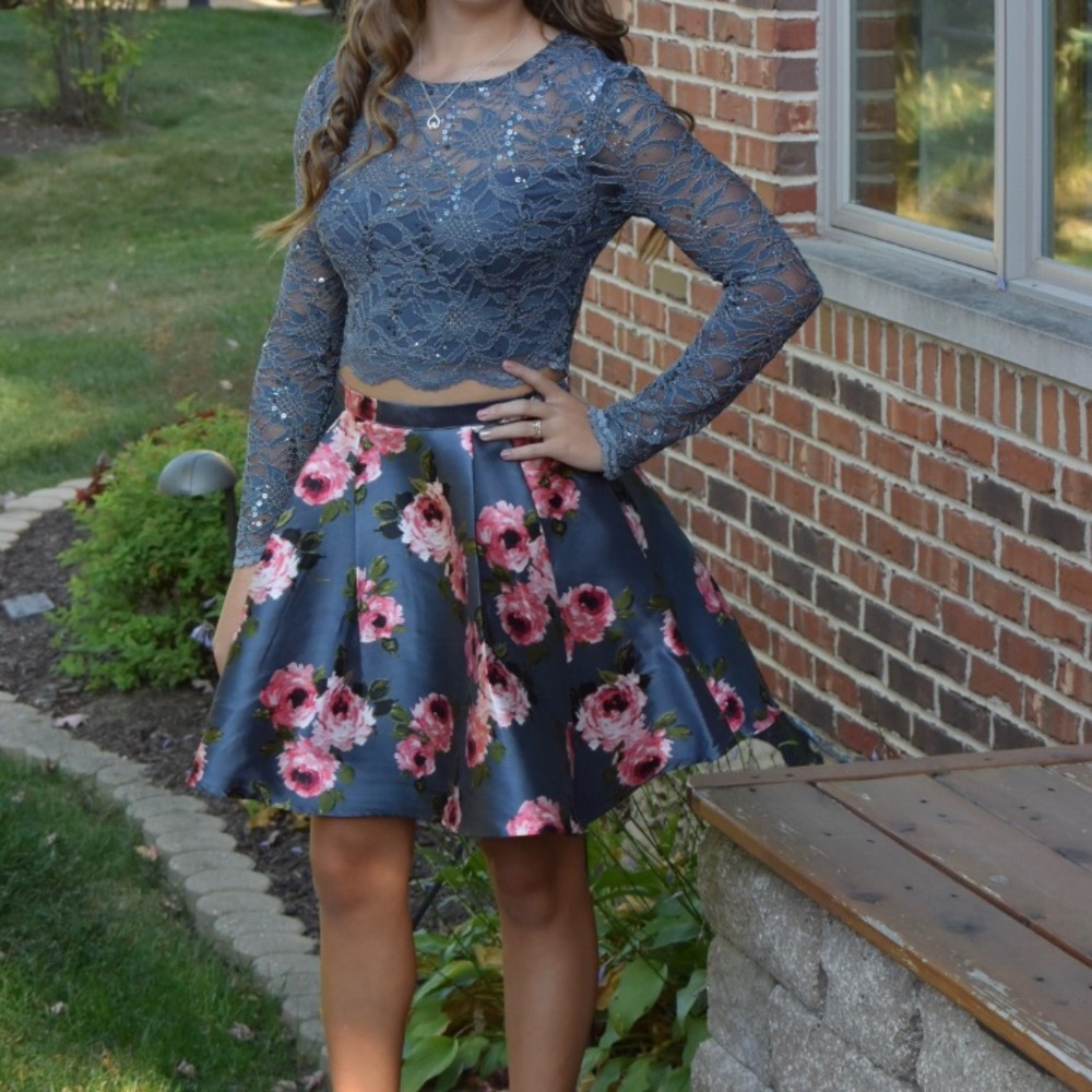 Two piece homecoming dress gray size 3/4